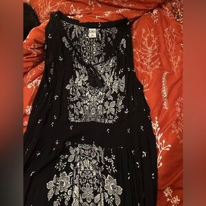 Bila Black and White Floral Patterned Midi Dress